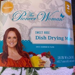 Pioneer Woman drying mats